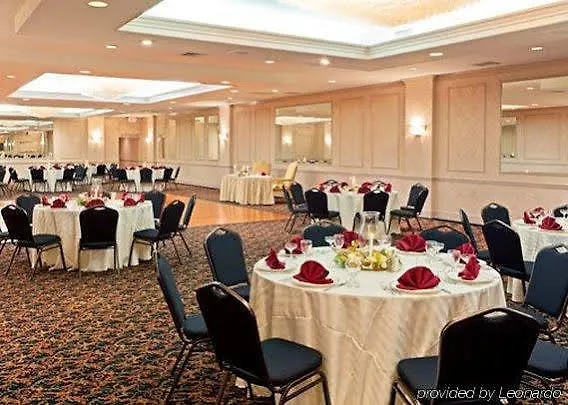 Clarion Hotel & Conference Center Ronkonkoma 3*,  United States